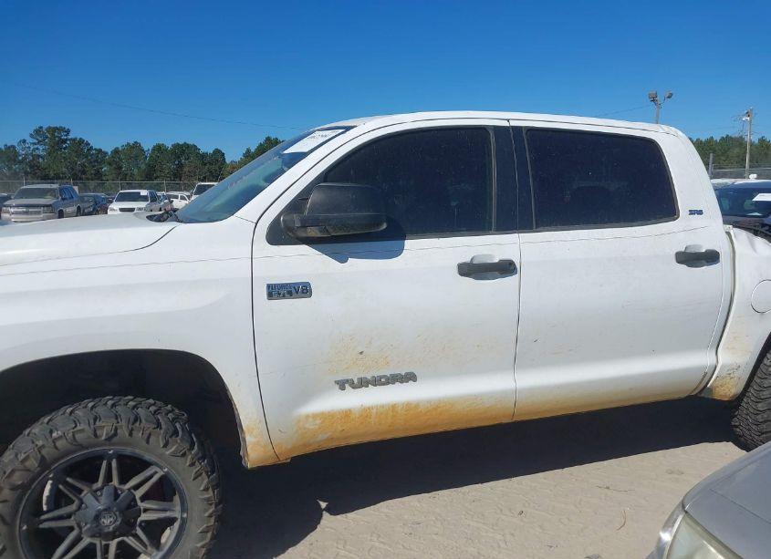 Photo 14 of 2014 Toyota Tundra SR5 5.7L V8 (VIN 5TFEY5F18EX156409)