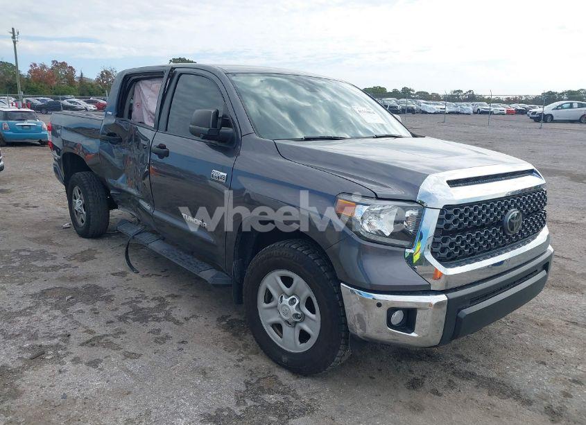 2021 Toyota Tundra SR5 (VIN 5TFEY5F18MX281828) main photo