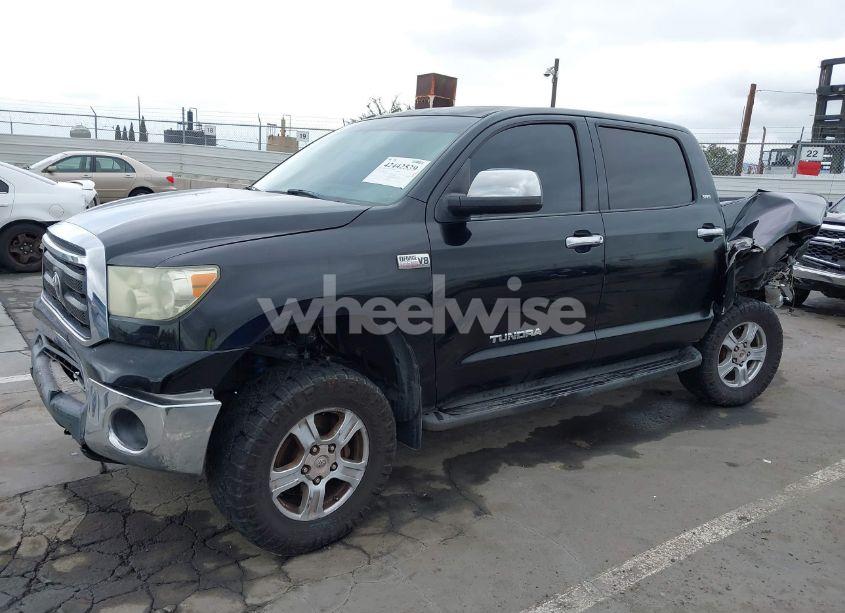 Photo 2 of 2011 Toyota Tundra GRADE 5.7L V8 (VIN 5TFEY5F19BX110938)