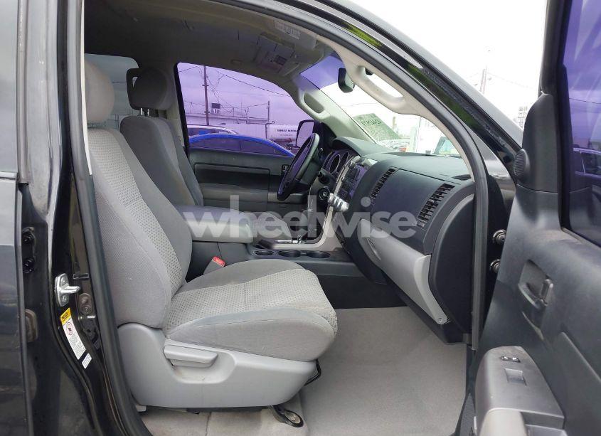 Photo 5 of 2011 Toyota Tundra GRADE 5.7L V8 (VIN 5TFEY5F19BX110938)