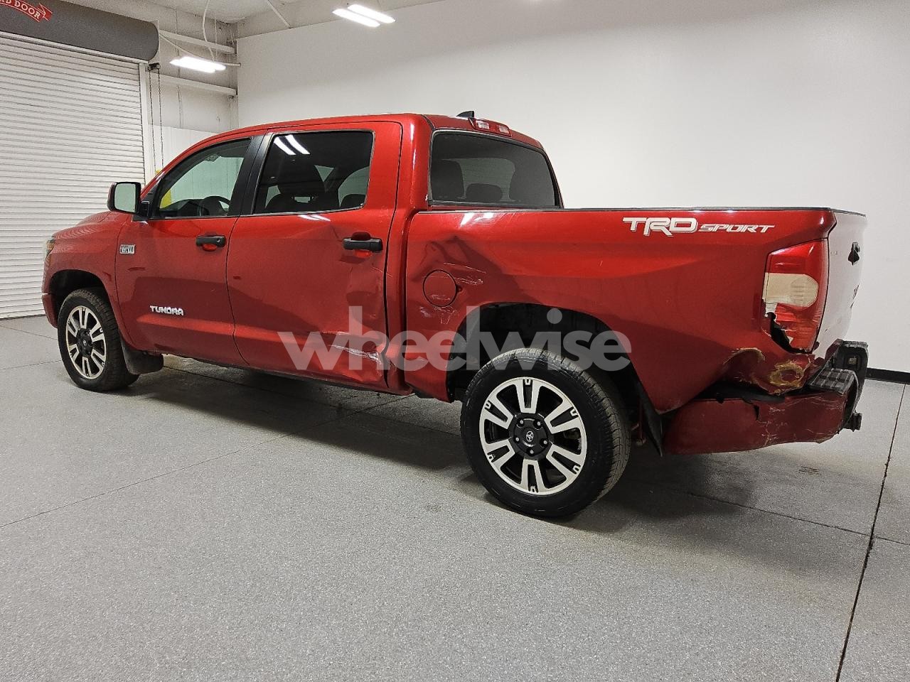 Photo 2 of 2020 TOYOTA TUNDRA CREWMAX SR5 (VIN 5TFEY5F19LX258122)