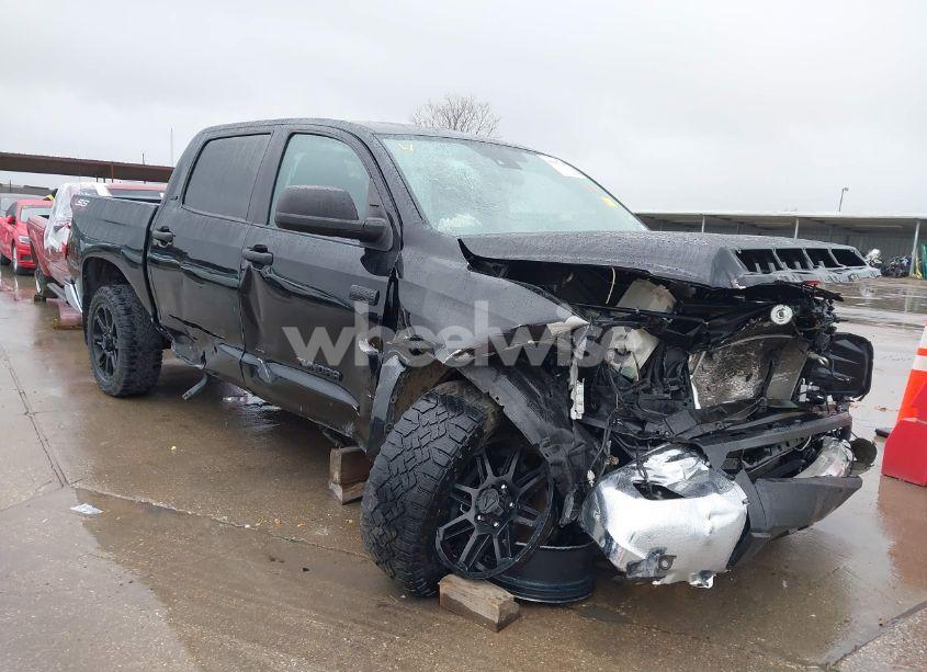 2020 Toyota Tundra SR5 (VIN 5TFEY5F19LX265572) main photo