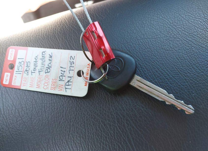 Photo 11 of 2015 Toyota Tundra SR5 5.7L V8 (VIN 5TFEY5F1XFX191941)