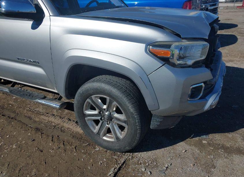 2017 Toyota Tacoma LIMITED (VIN 5TFEZ5CN4HX043565) main photo