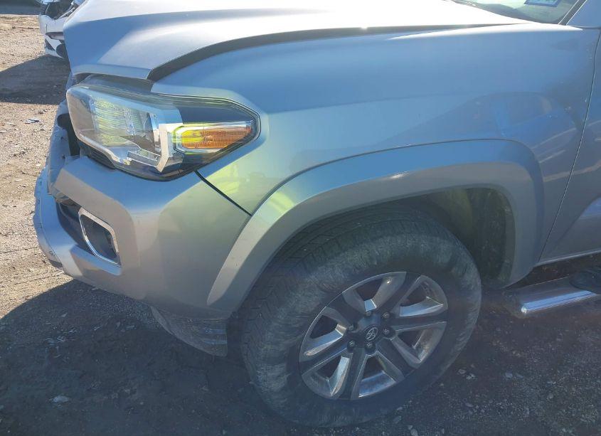 Photo 2 of 2017 Toyota Tacoma LIMITED (VIN 5TFEZ5CN4HX043565)