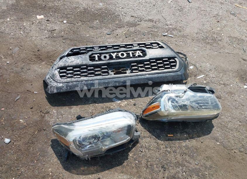 Photo 11 of 2017 Toyota Tacoma LIMITED (VIN 5TFEZ5CNXHX034045)