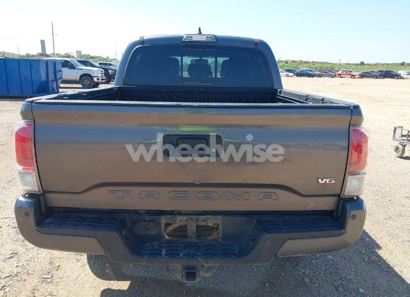 Photo 17 of 2017 Toyota Tacoma LIMITED (VIN 5TFEZ5CNXHX052481)