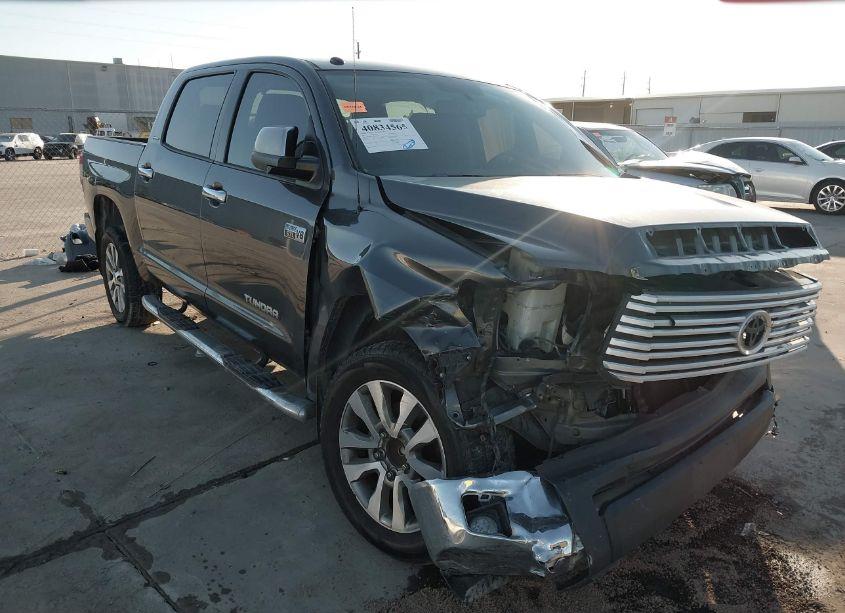 2017 Toyota Tundra LIMITED 5.7L V8 (VIN 5TFFW5F14HX212375) main photo