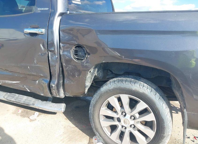 Photo 19 of 2017 Toyota Tundra LIMITED 5.7L V8 (VIN 5TFFW5F14HX212375)