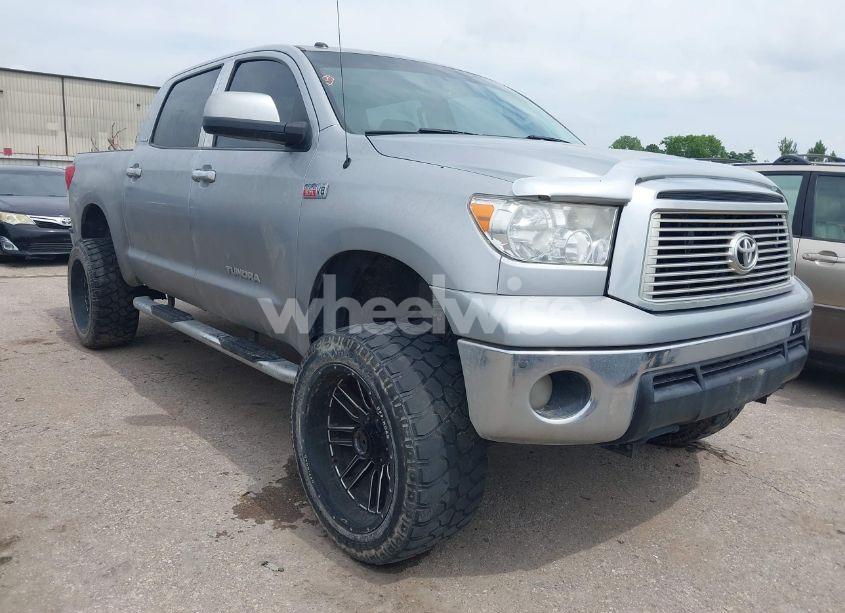 2013 Toyota Tundra PLATINUM 5.7L V8 (VIN 5TFFY5F14DX139769) main photo