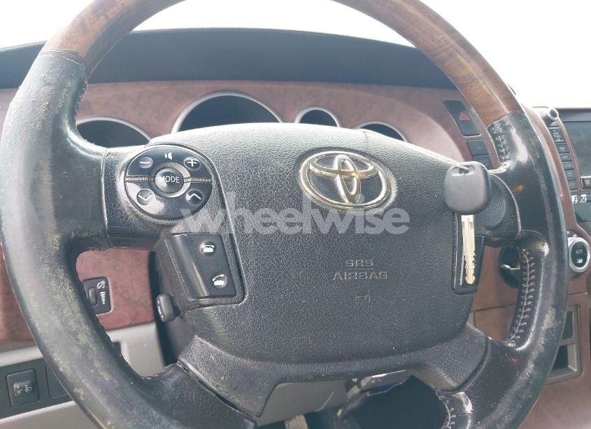 Photo 11 of 2013 Toyota Tundra PLATINUM 5.7L V8 (VIN 5TFFY5F14DX139769)