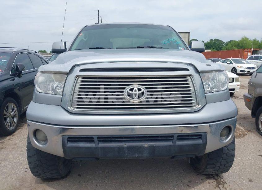 Photo 12 of 2013 Toyota Tundra PLATINUM 5.7L V8 (VIN 5TFFY5F14DX139769)