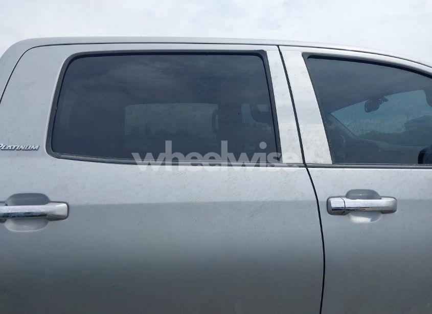 Photo 13 of 2013 Toyota Tundra PLATINUM 5.7L V8 (VIN 5TFFY5F14DX139769)