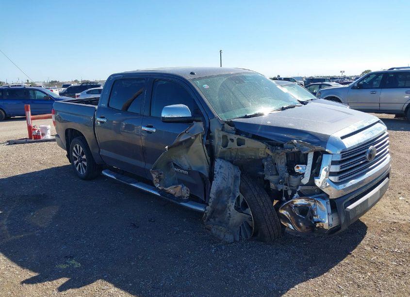 2018 Toyota Tundra LIMITED 5.7L V8 (VIN 5TFFY5F1XJX241296) main photo