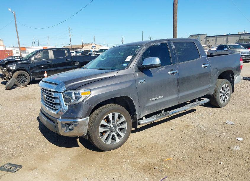 Photo 2 of 2018 Toyota Tundra LIMITED 5.7L V8 (VIN 5TFFY5F1XJX241296)