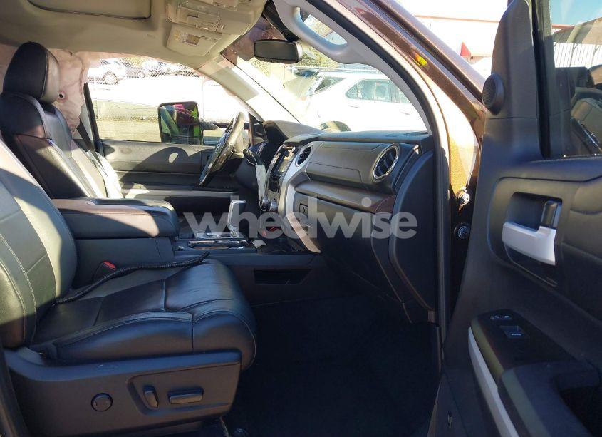 Photo 5 of 2020 Toyota Tundra LIMITED (VIN 5TFFY5F1XLX256495)