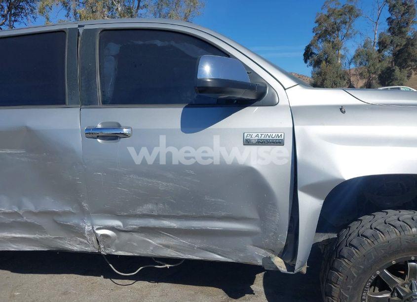 Photo 12 of 2014 Toyota Tundra PLATINUM 5.7L V8 (VIN 5TFGY5F18EX153986)