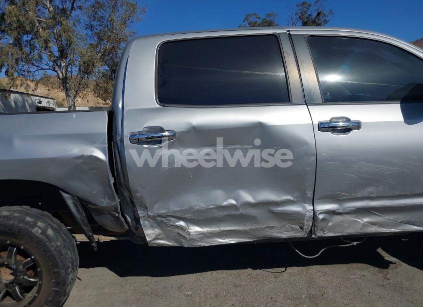 Photo 18 of 2014 Toyota Tundra PLATINUM 5.7L V8 (VIN 5TFGY5F18EX153986)