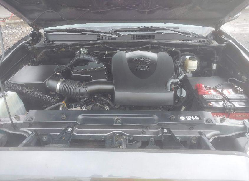 Photo 10 of 2016 Toyota Tacoma LIMITED (VIN 5TFGZ5AN2GX017332)