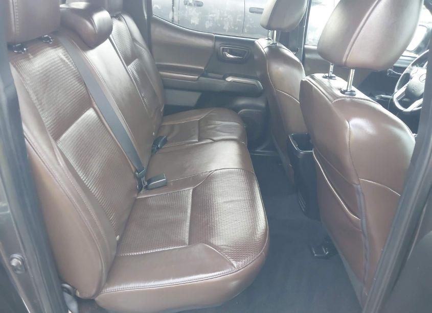 Photo 8 of 2016 Toyota Tacoma LIMITED (VIN 5TFGZ5AN2GX017332)