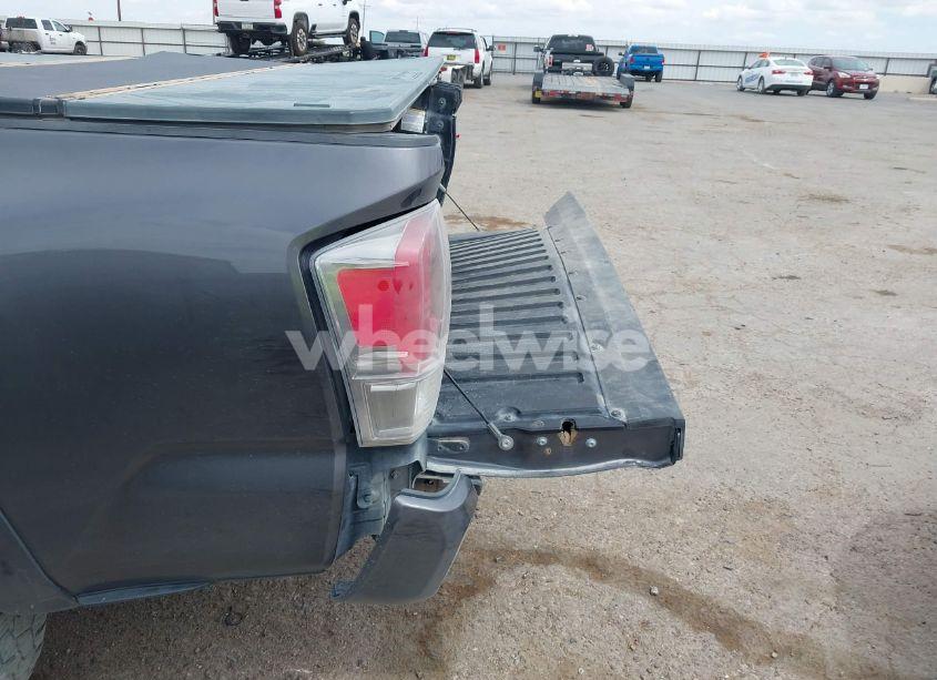 Photo 6 of 2018 Toyota Tacoma LIMITED (VIN 5TFGZ5AN2JX143097)