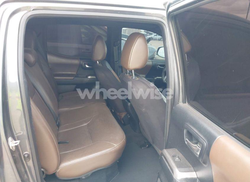 Photo 8 of 2018 Toyota Tacoma LIMITED (VIN 5TFGZ5AN2JX143097)