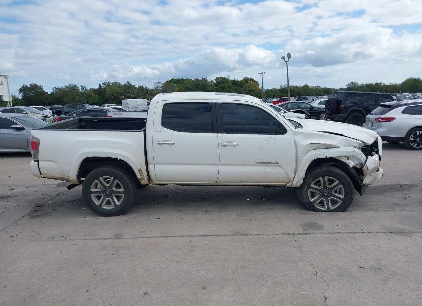 Photo 13 of 2016 Toyota Tacoma LIMITED (VIN 5TFGZ5AN5GX029507)