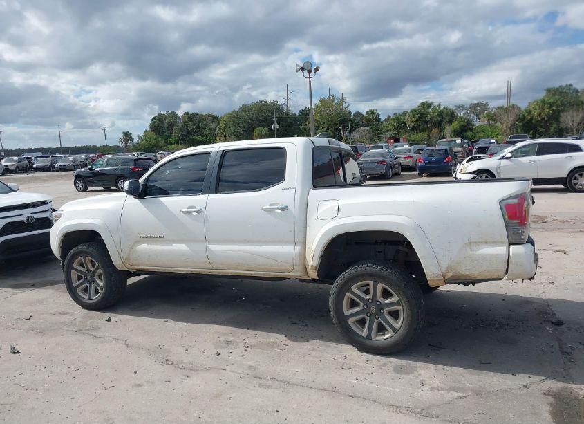 Photo 14 of 2016 Toyota Tacoma LIMITED (VIN 5TFGZ5AN5GX029507)