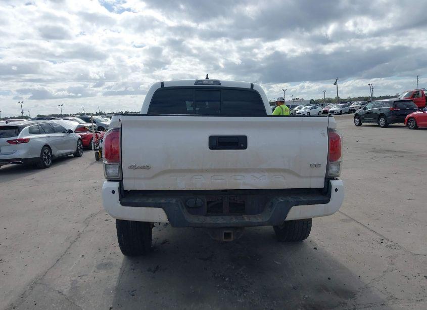 Photo 16 of 2016 Toyota Tacoma LIMITED (VIN 5TFGZ5AN5GX029507)
