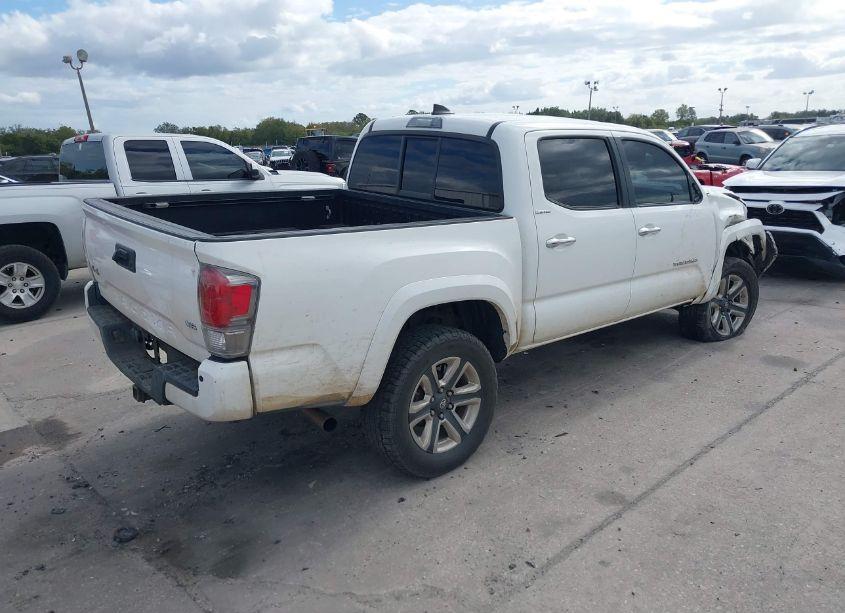 Photo 4 of 2016 Toyota Tacoma LIMITED (VIN 5TFGZ5AN5GX029507)