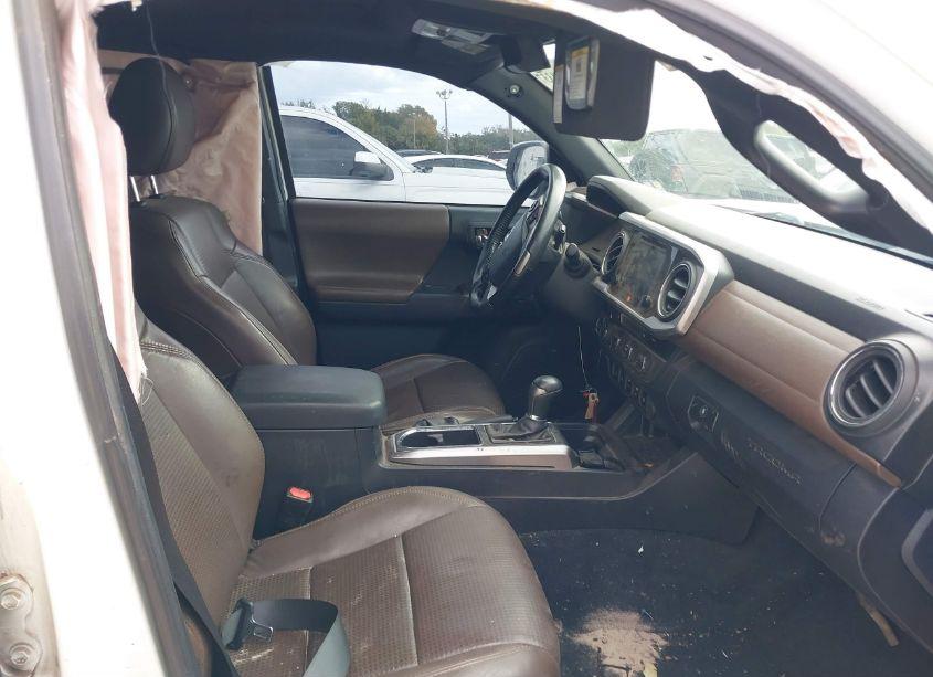 Photo 5 of 2016 Toyota Tacoma LIMITED (VIN 5TFGZ5AN5GX029507)