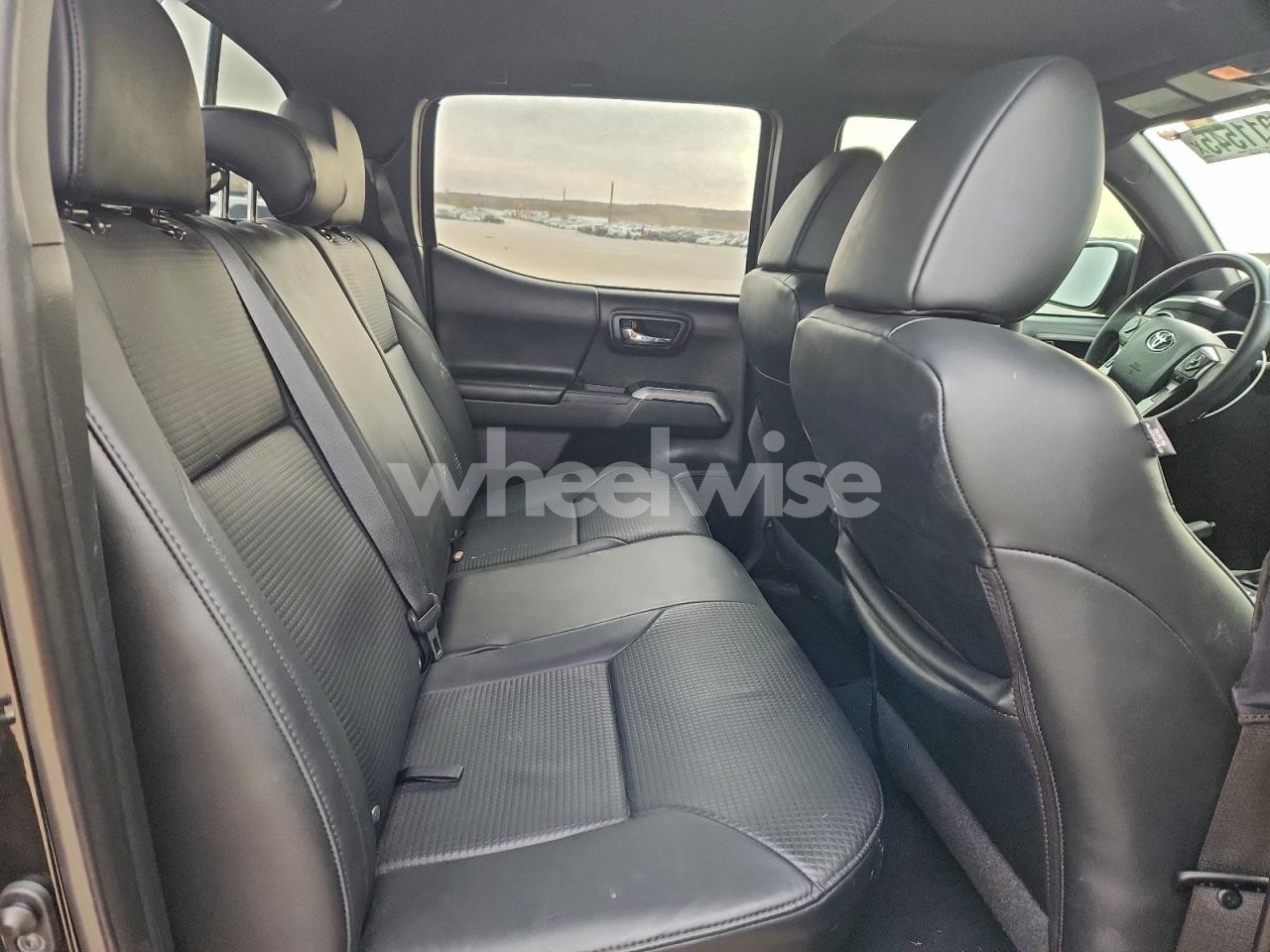 Photo 10 of 2018 TOYOTA TACOMA DOUBLE CAB (VIN 5TFGZ5AN5JX143255)