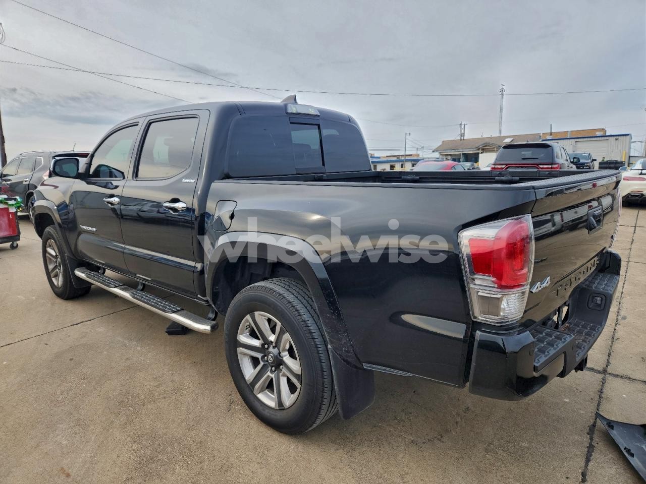 Photo 2 of 2018 TOYOTA TACOMA DOUBLE CAB (VIN 5TFGZ5AN5JX143255)