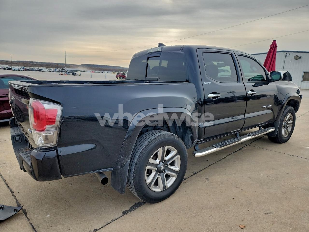 Photo 3 of 2018 TOYOTA TACOMA DOUBLE CAB (VIN 5TFGZ5AN5JX143255)