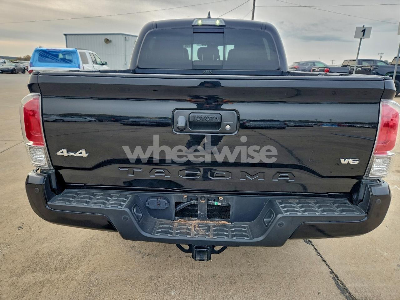 Photo 6 of 2018 TOYOTA TACOMA DOUBLE CAB (VIN 5TFGZ5AN5JX143255)