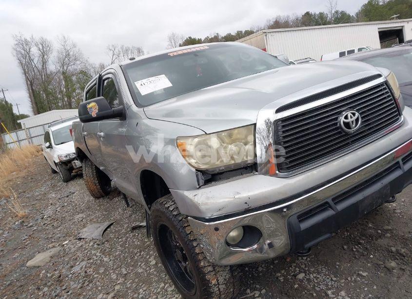 2010 Toyota Tundra LIMITED 5.7L V8 (VIN 5TFHW5F10AX149676) main photo