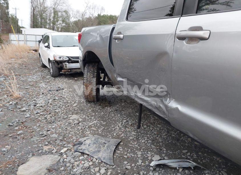 Photo 18 of 2010 Toyota Tundra LIMITED 5.7L V8 (VIN 5TFHW5F10AX149676)