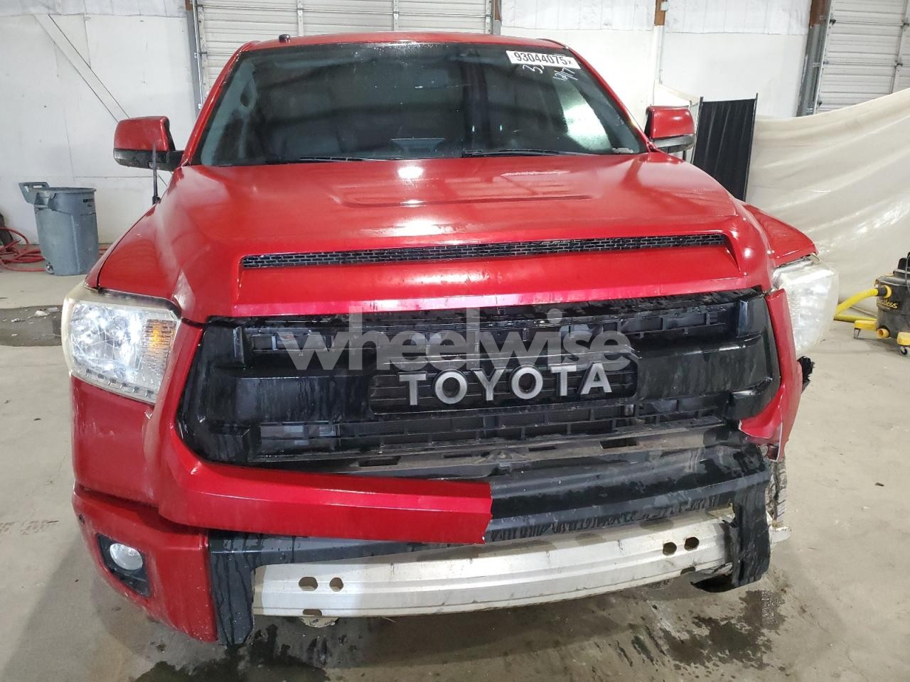 Photo 5 of 2015 TOYOTA TUNDRA CREWMAX LIMITED (VIN 5TFHW5F10FX453372)