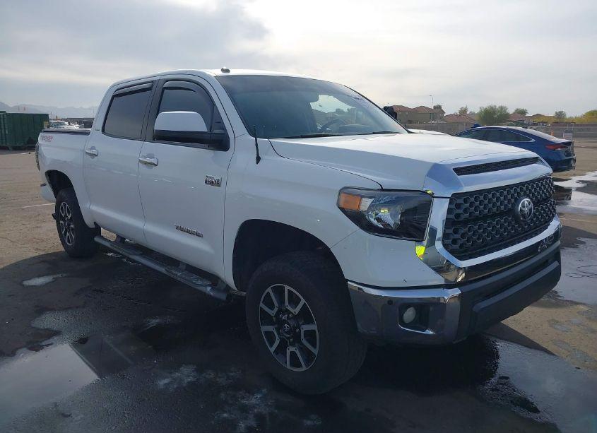2017 Toyota Tundra LIMITED 5.7L V8 (VIN 5TFHW5F13HX647252) main photo