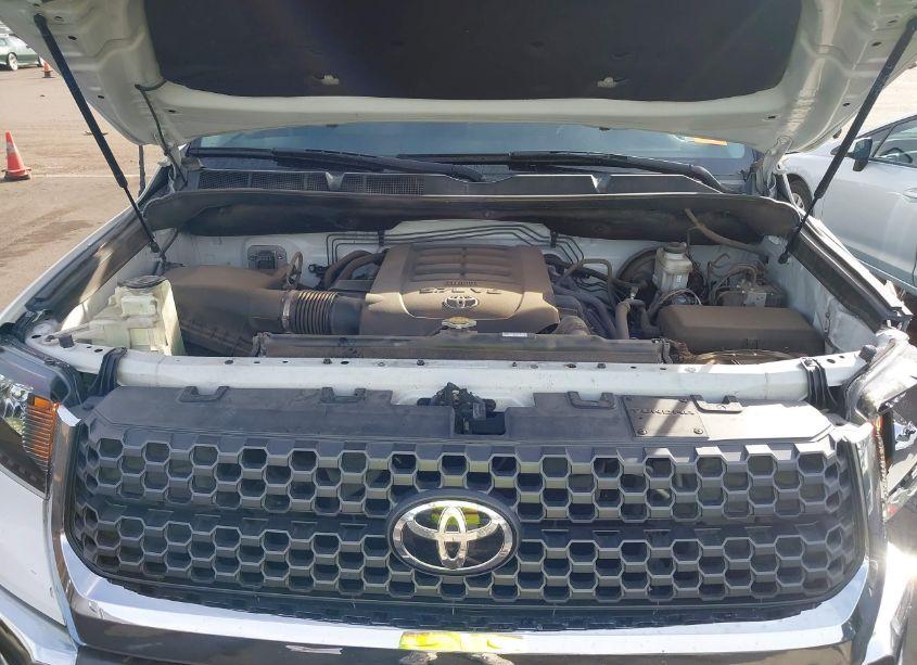 Photo 10 of 2017 Toyota Tundra LIMITED 5.7L V8 (VIN 5TFHW5F13HX647252)