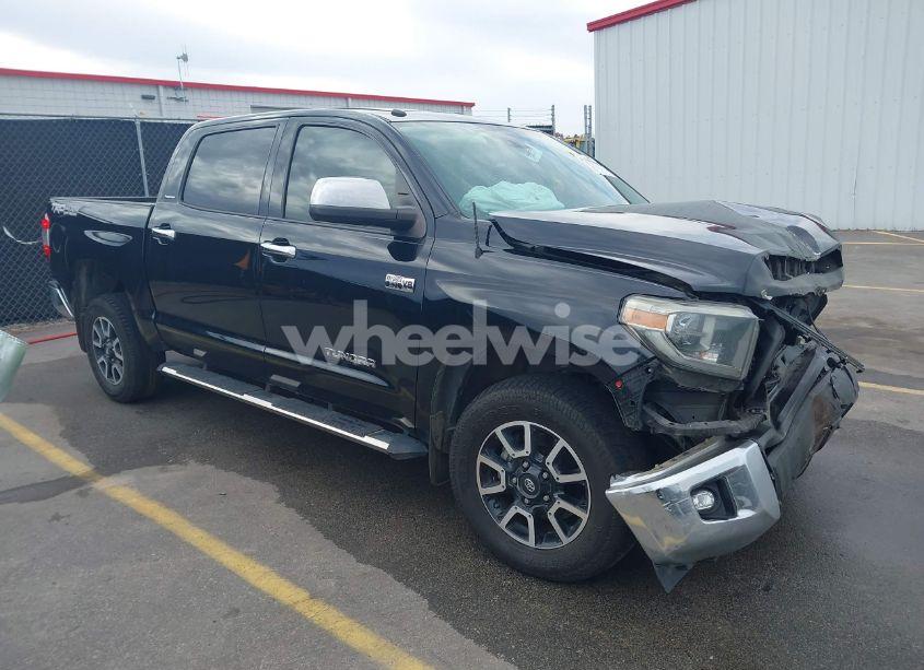 2018 Toyota Tundra LIMITED 5.7L V8 (VIN 5TFHW5F13JX775691) main photo