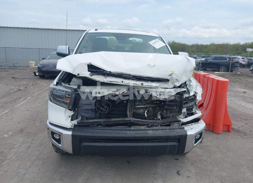 Photo 12 of 2018 Toyota Tundra LIMITED 5.7L V8 (VIN 5TFHW5F14JX769916)