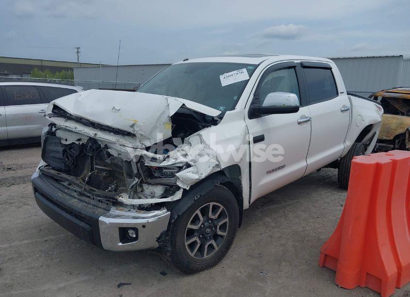 Photo 2 of 2018 Toyota Tundra LIMITED 5.7L V8 (VIN 5TFHW5F14JX769916)