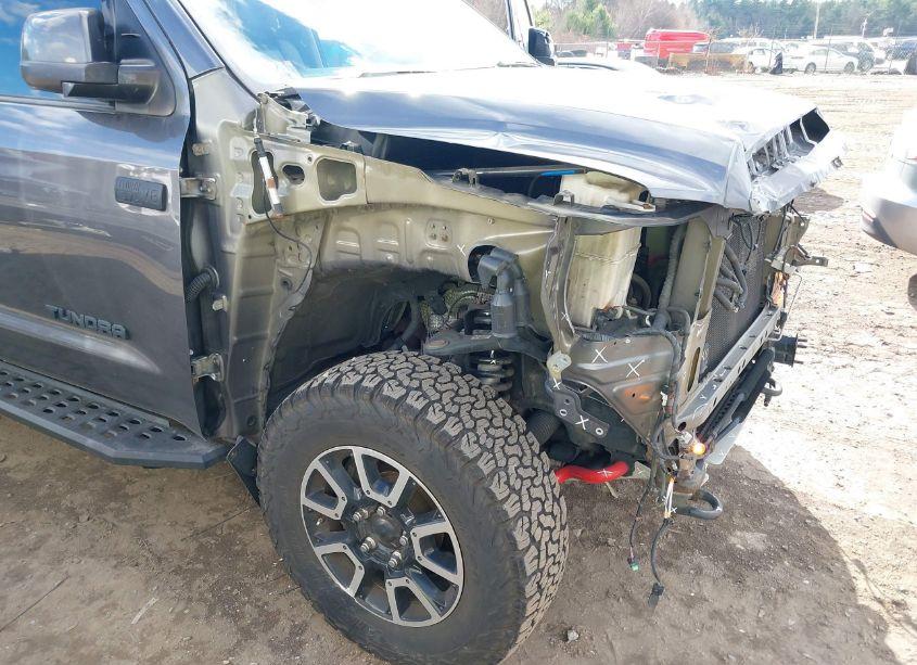 Photo 18 of 2016 Toyota Tundra LIMITED 5.7L V8 (VIN 5TFHY5F11GX500551)