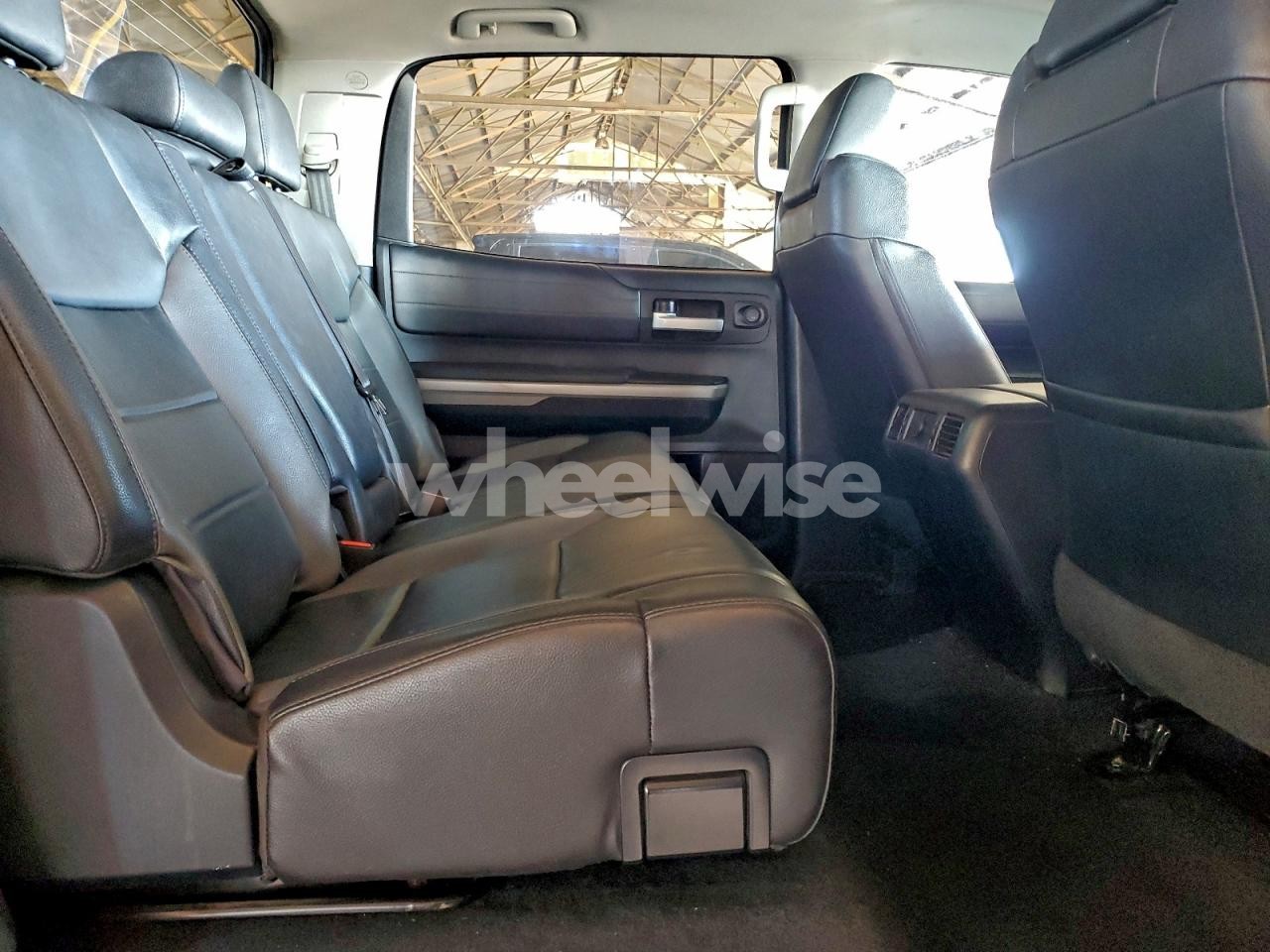 Photo 10 of 2018 TOYOTA TUNDRA CREWMAX LIMITED (VIN 5TFHY5F13JX763700)