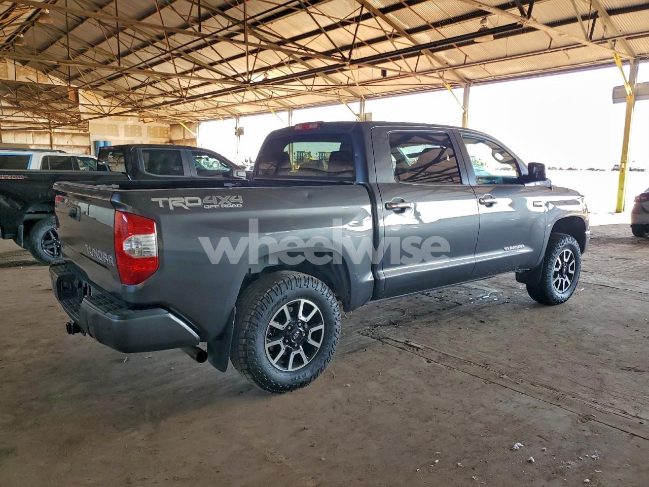 Photo 3 of 2018 TOYOTA TUNDRA CREWMAX LIMITED (VIN 5TFHY5F13JX763700)