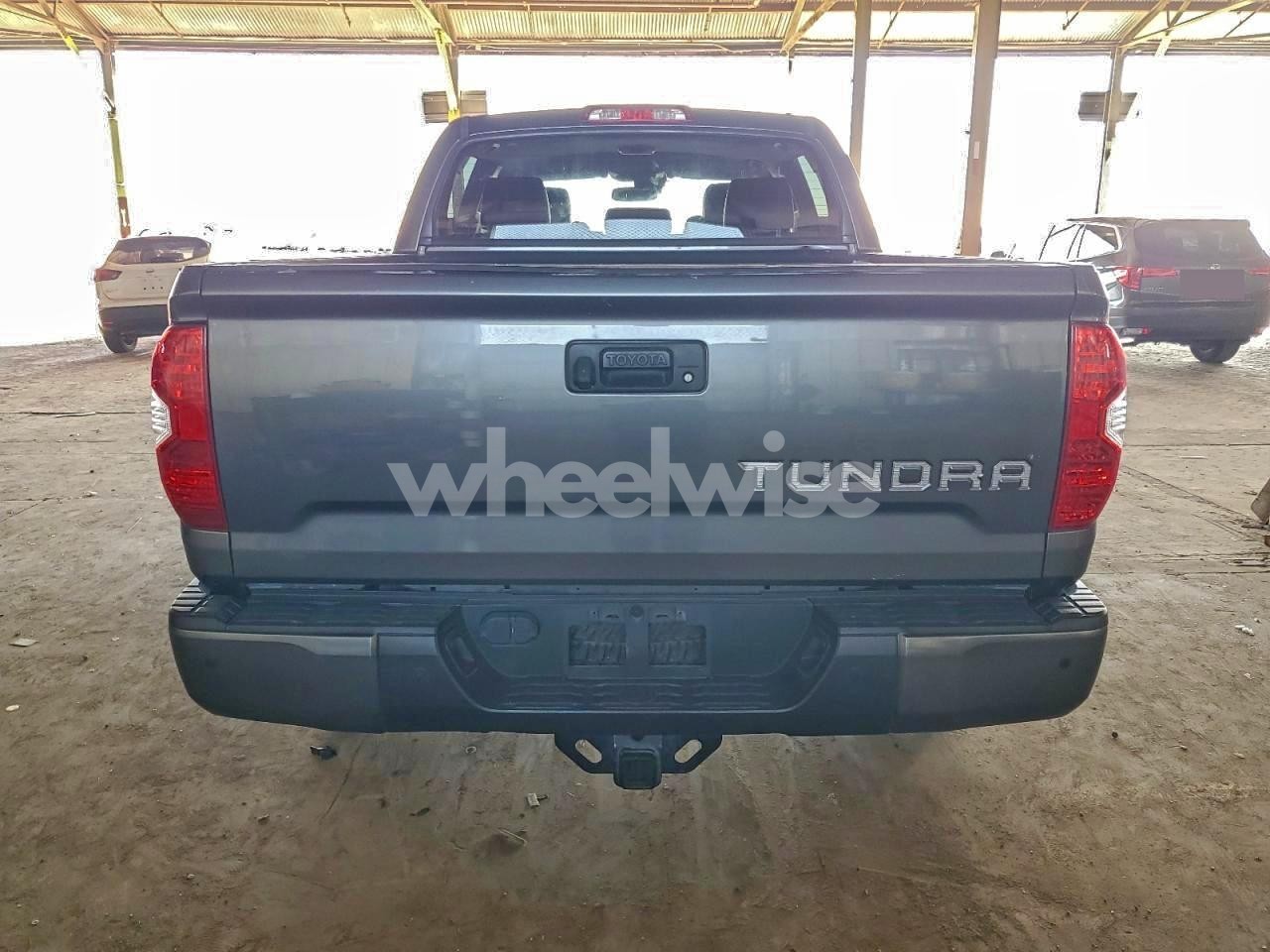 Photo 6 of 2018 TOYOTA TUNDRA CREWMAX LIMITED (VIN 5TFHY5F13JX763700)