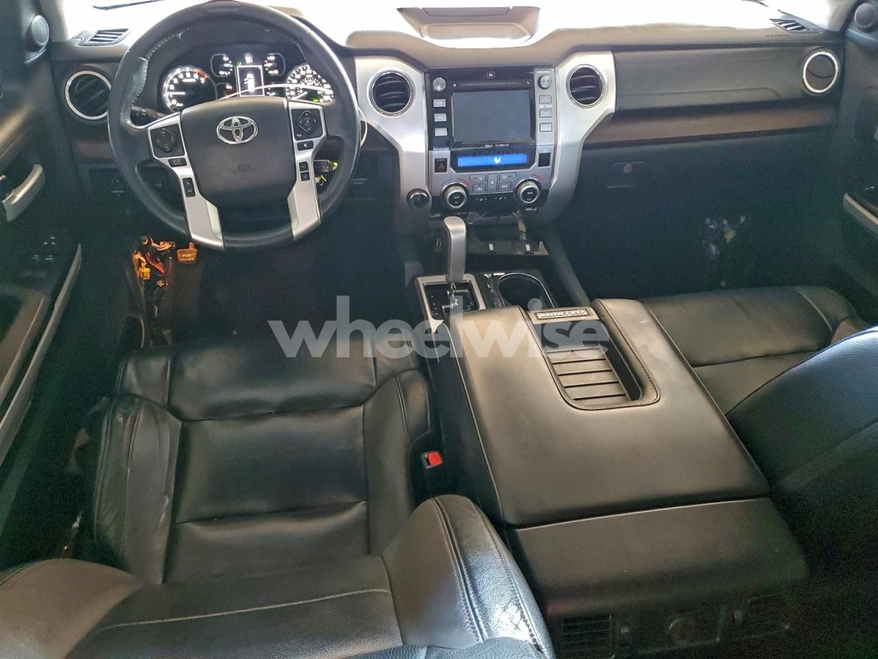 Photo 8 of 2018 TOYOTA TUNDRA CREWMAX LIMITED (VIN 5TFHY5F13JX763700)