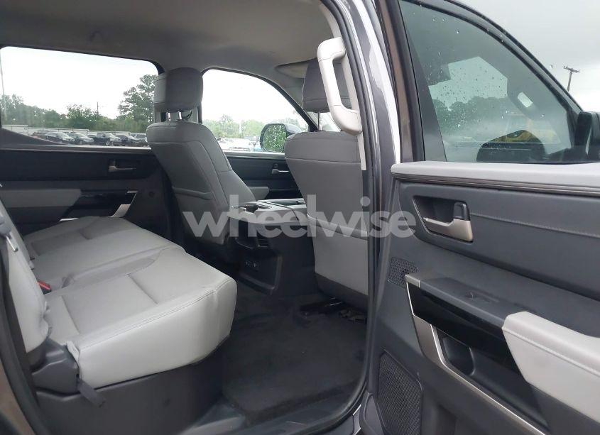 Photo 8 of 2022 Toyota Tundra LIMITED (VIN 5TFJA5AB2NX017802)