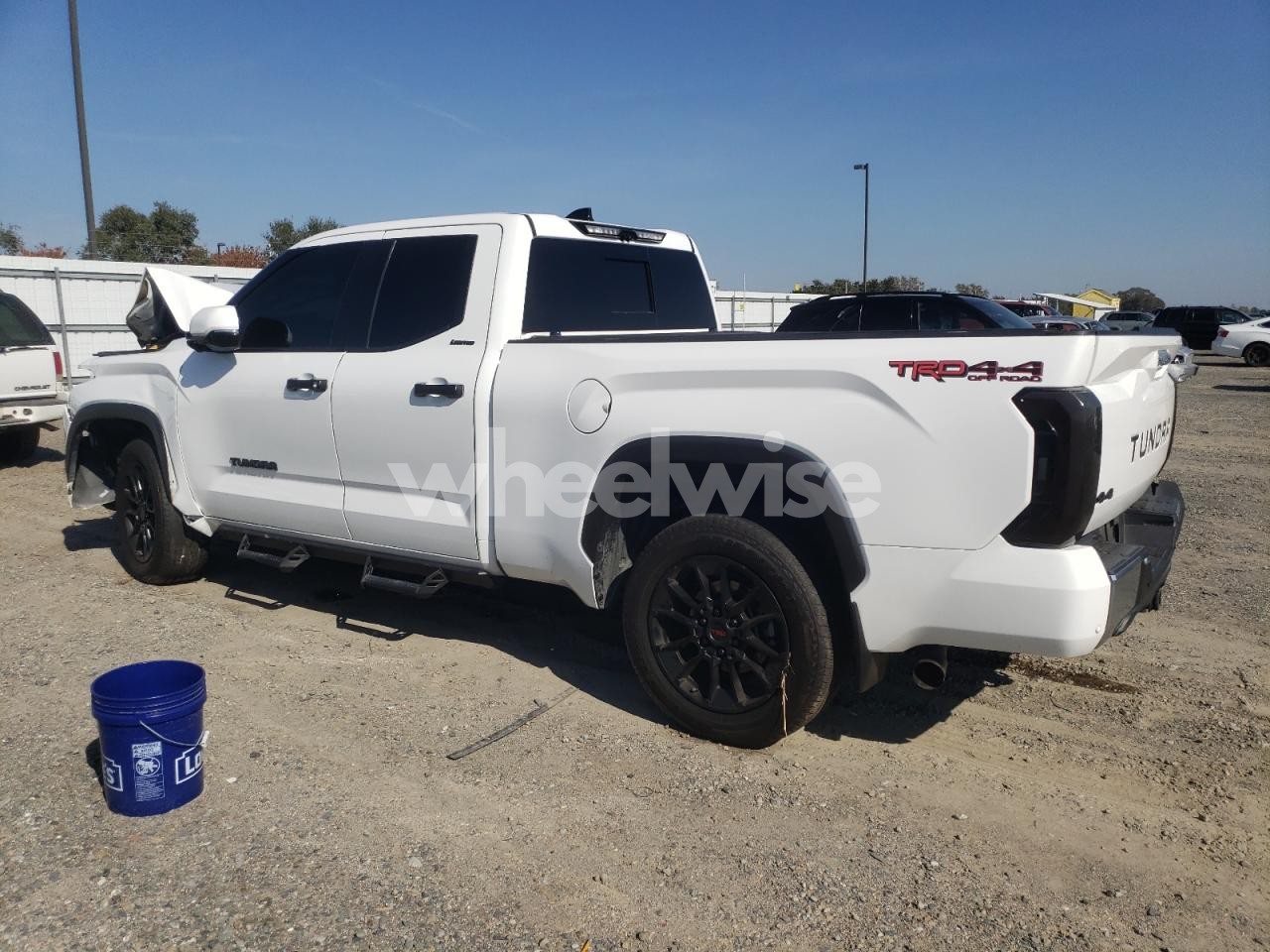 Photo 2 of 2022 TOYOTA TUNDRA DOUBLE CAB LIMITED (VIN 5TFJA5DA8NX043260)